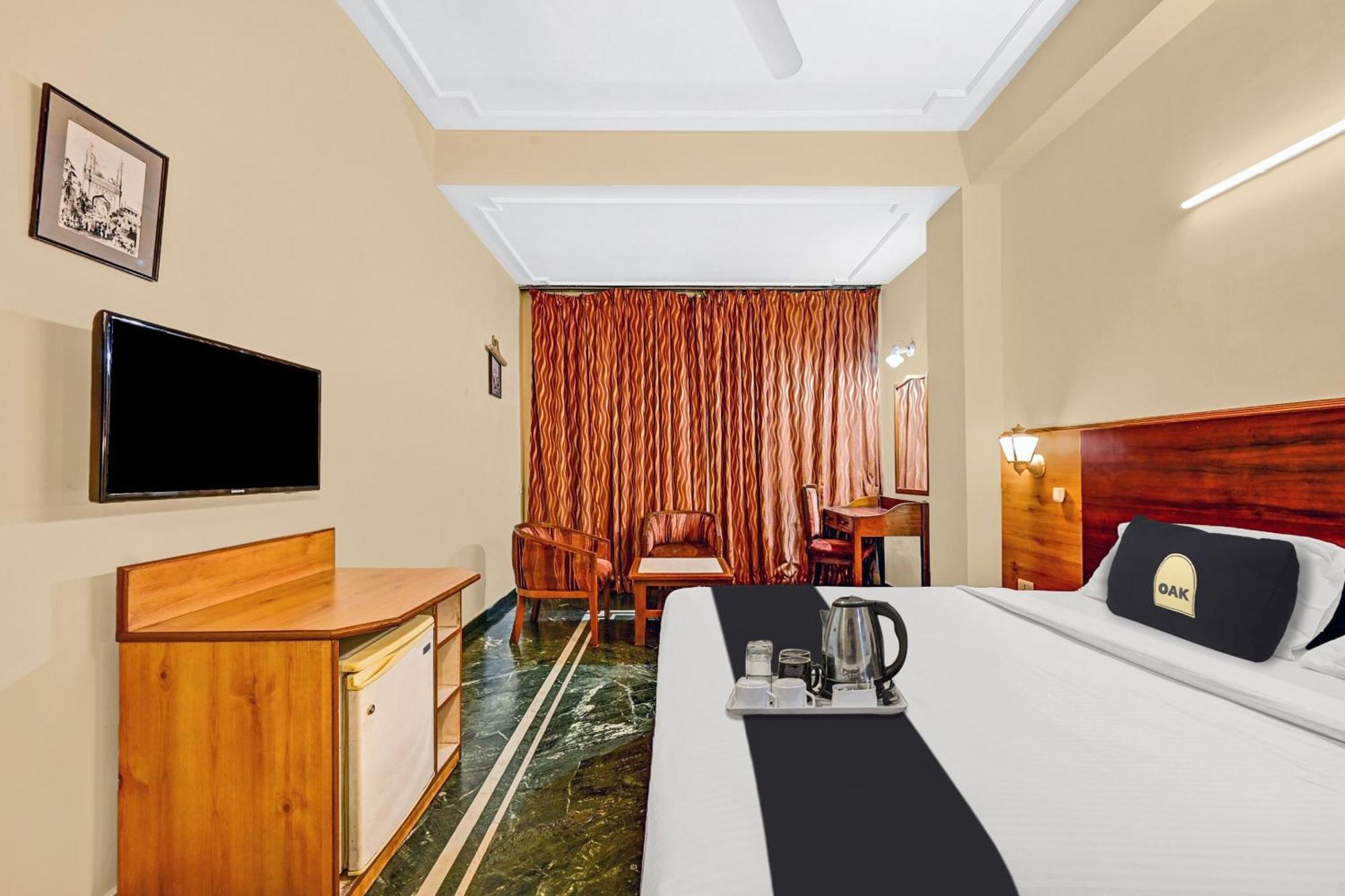 Super Townhouse Oak Hotel Belsons Taj Mahal Secundurabad Esterno foto