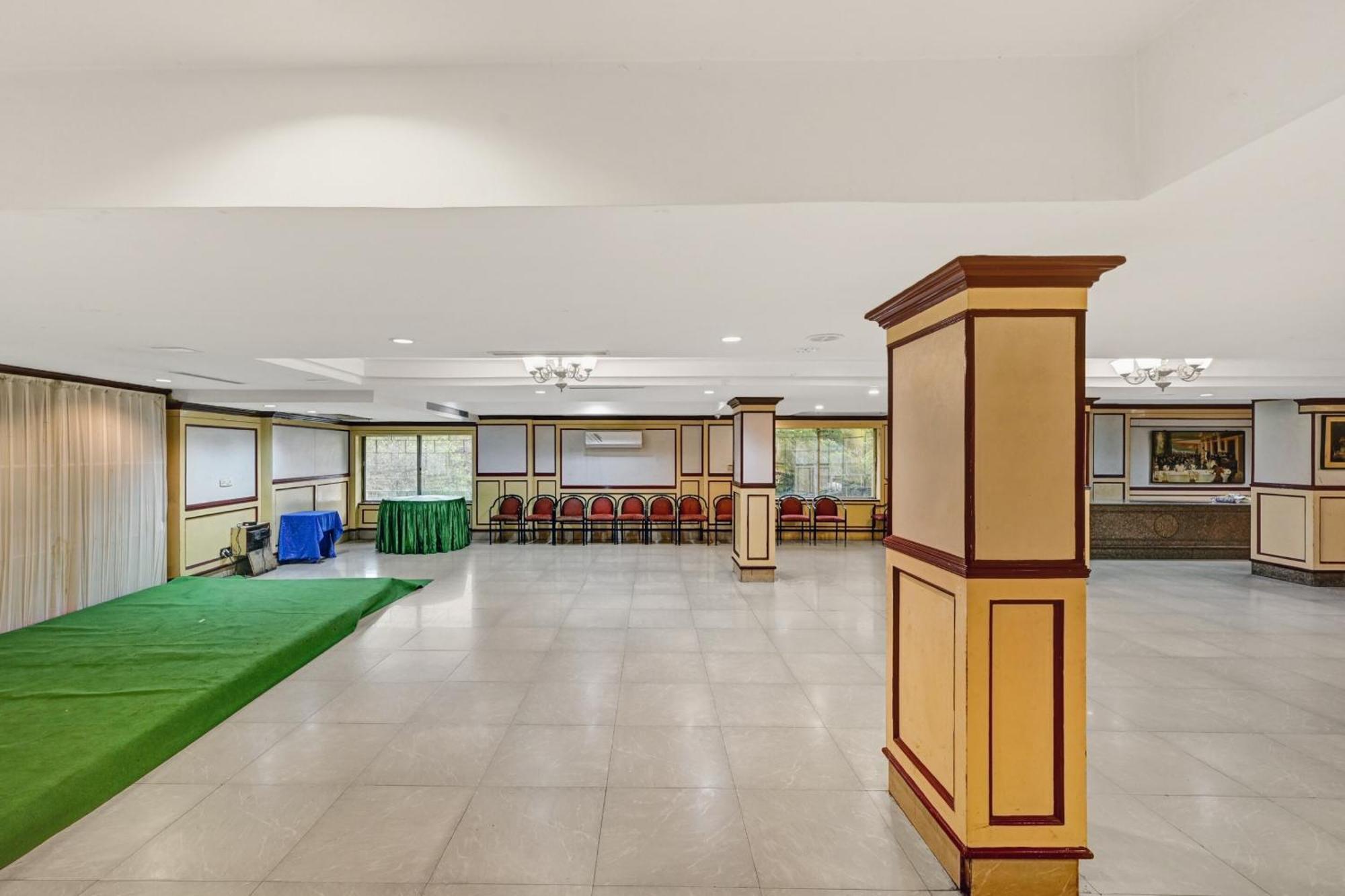 Super Townhouse Oak Hotel Belsons Taj Mahal Secundurabad Esterno foto