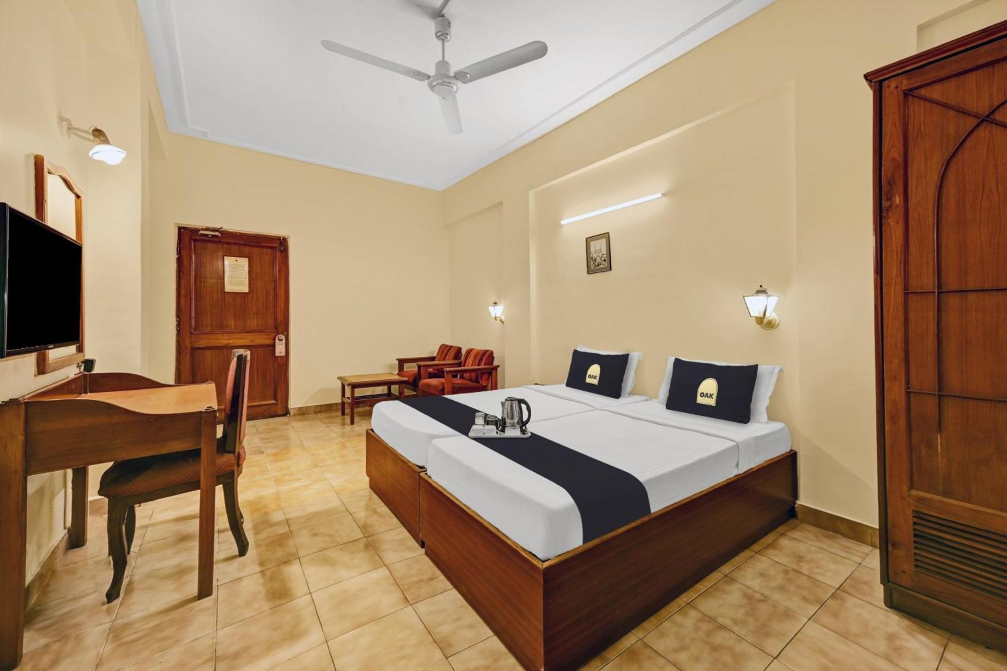 Super Townhouse Oak Hotel Belsons Taj Mahal Secundurabad Esterno foto