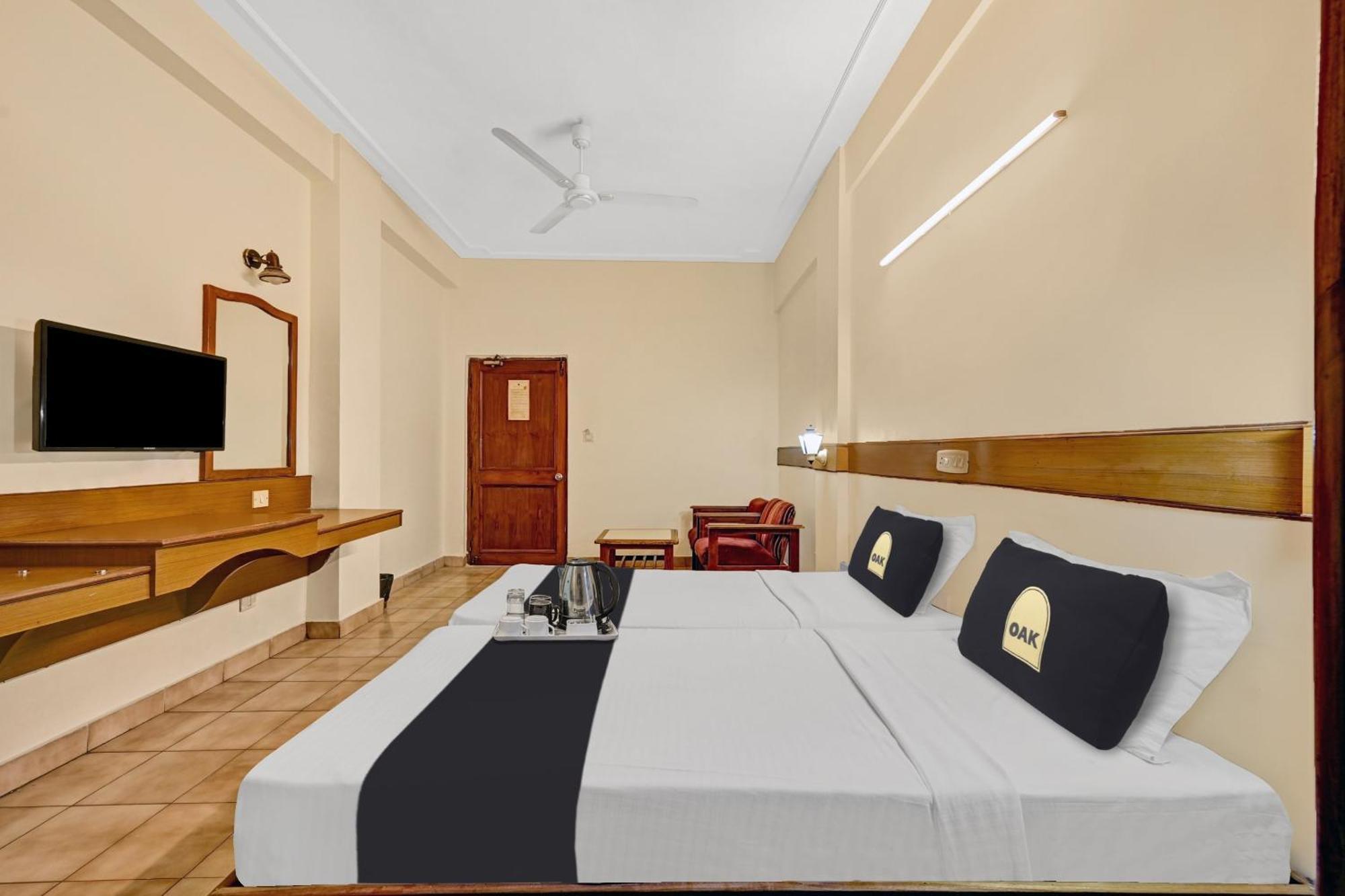 Super Townhouse Oak Hotel Belsons Taj Mahal Secundurabad Esterno foto