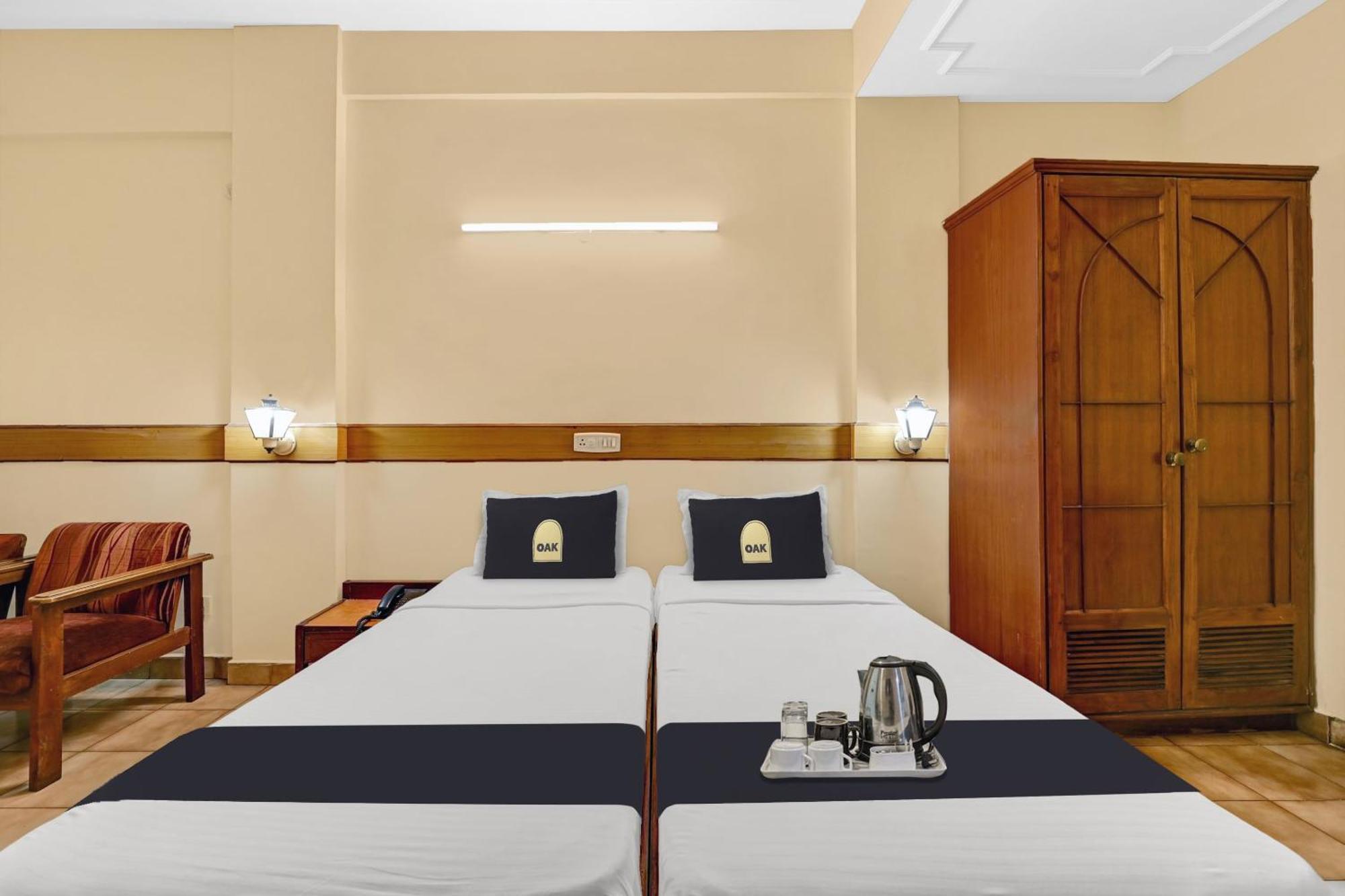 Super Townhouse Oak Hotel Belsons Taj Mahal Secundurabad Esterno foto