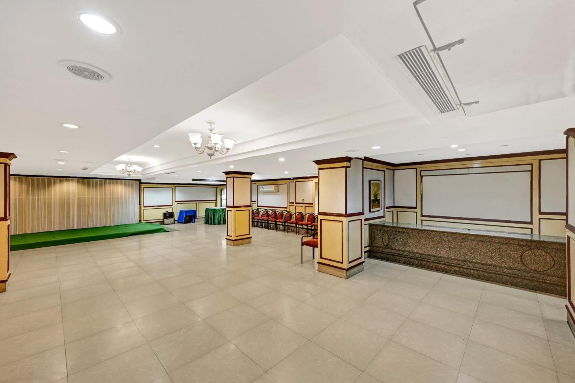 Super Townhouse Oak Hotel Belsons Taj Mahal Secundurabad Esterno foto